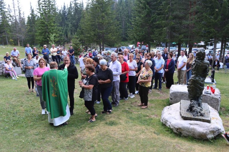 Foto: Na Kedžari služena misa za duvandžije i sve poginule na Vran planini
