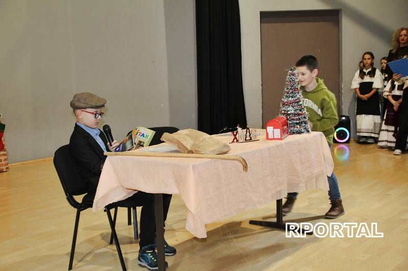 Foto: Božićna priredba OŠ Marka Marulića