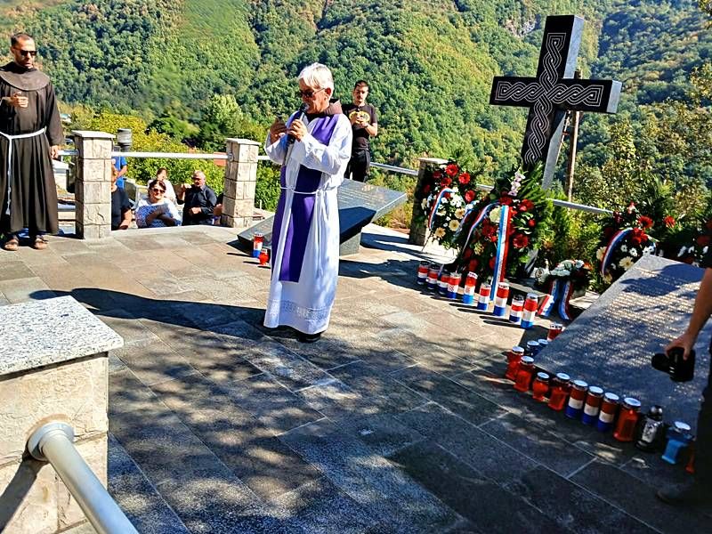 Foto: Obilježena 33. obljetnica stradanja pripadnika HVO-a na Hudutskom