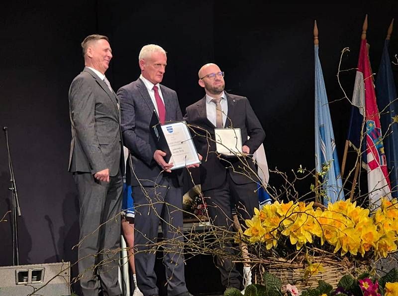 Zvonku Belji veliko priznanje Grada Pakraca, nakon državne zahvalnice za oslobađanje Lipika primio i Zlatnu plaketu &ldquo;Grb Grada Pakraca&rdquo;