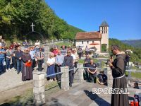 Foto: Obilježena 32. obljetnica zločina na Hudutskom