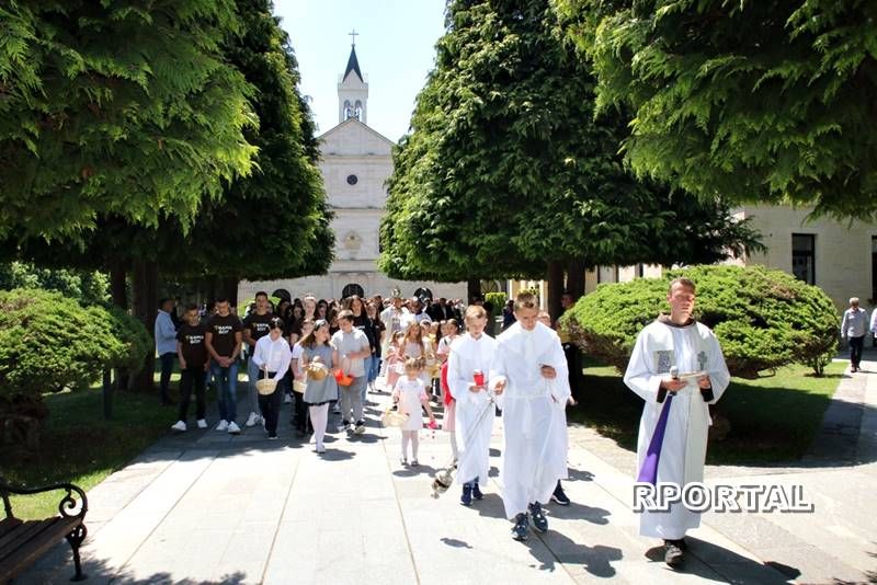 Foto: Blagdan Tijelova u župi Rama Šćit