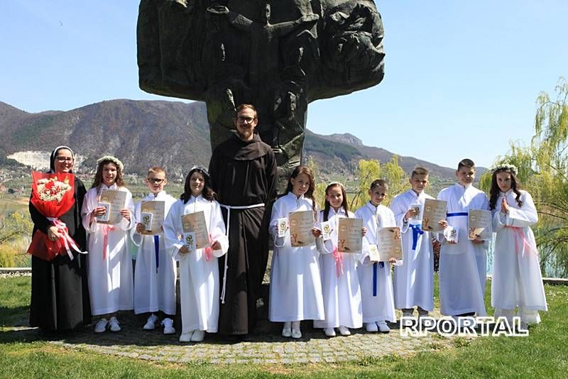 Foto: Prva pričest na &Scaron;ćitu