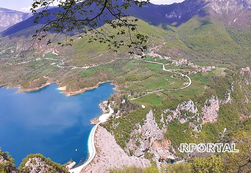 Otkrijte skriveni dragulj iznad Ramskog jezera: Vrh "Kamena dica"