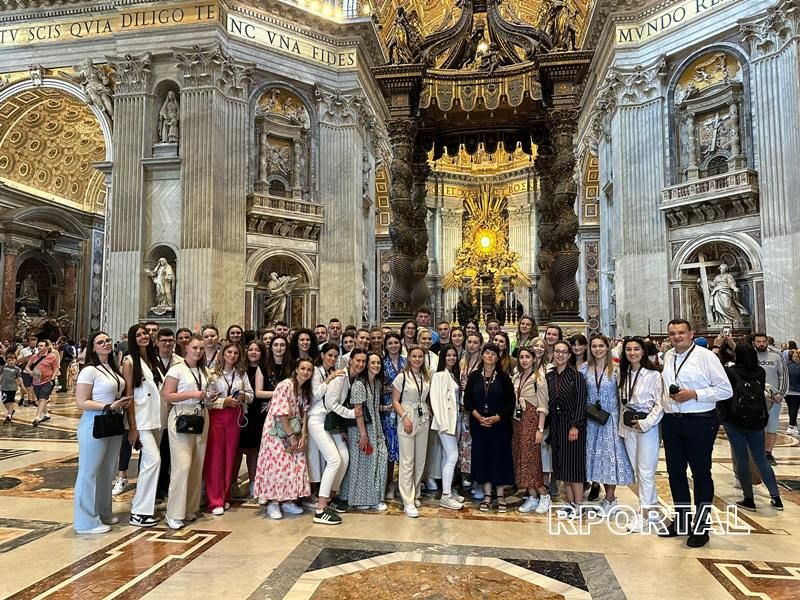 Skupina mladih iz Prozora posjetila Rim i Vatikan