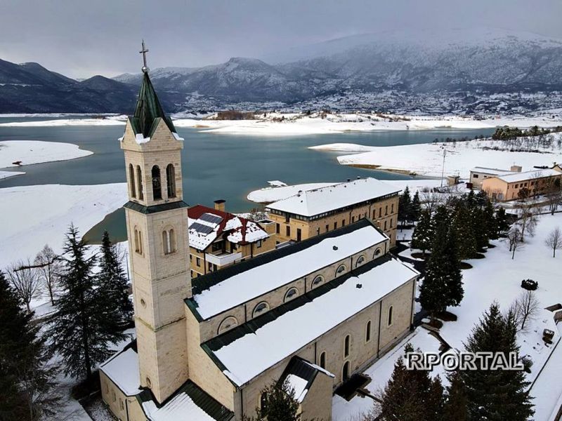 Božićna čestitka franjevačkog samostana Rama Šćit