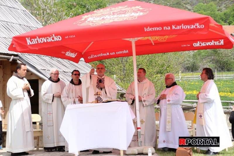 Foto: Okupljanje Rumbočana na Zahumu