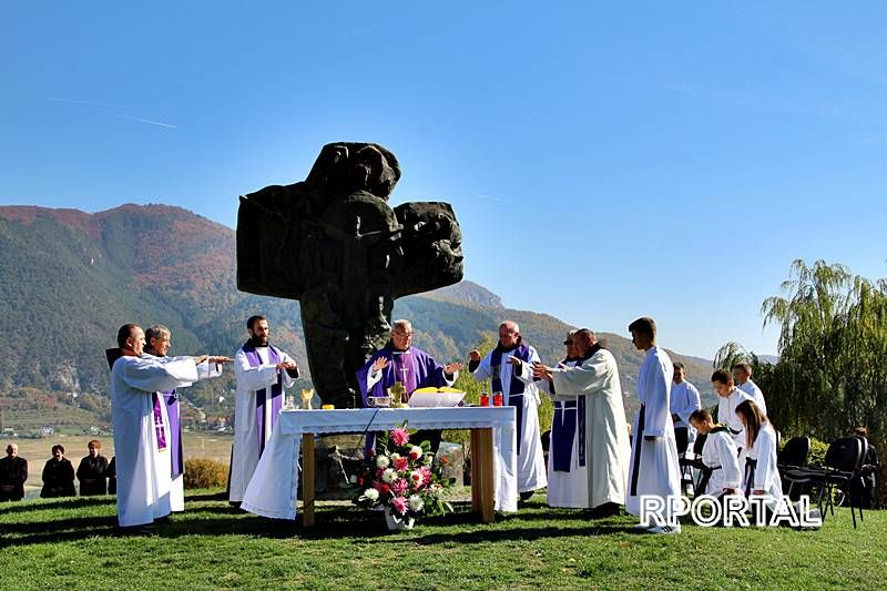 Foto: Na Šćitu obilježen Dan sjećanja na ramske žrtve