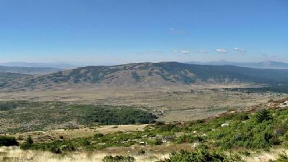 Tamo gdje Raduša "ljubi" Ljubušu, Ravašnica je planina