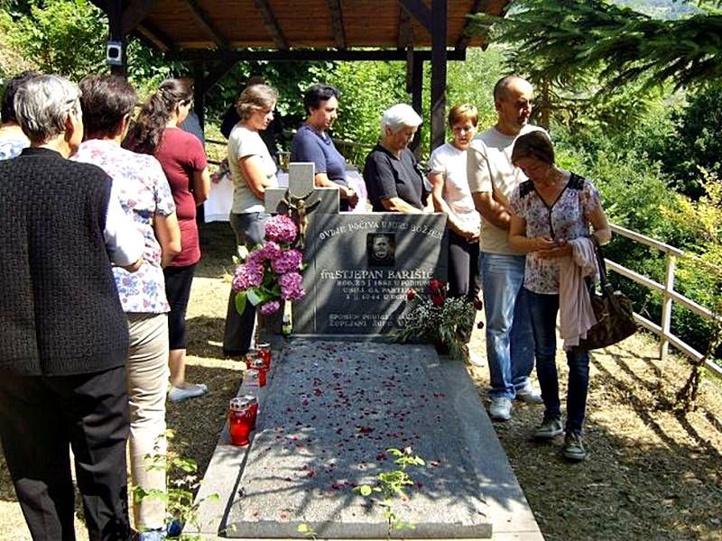 Tradicionalno hodočašće na grob fra Stjepana Barešića u Donjoj Vasti: Sjećanje na život i mučeništvo