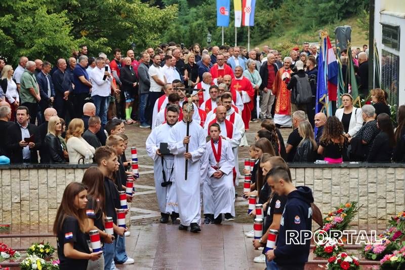 Foto/video: 30. obljetnica stradanja na Uzdolu