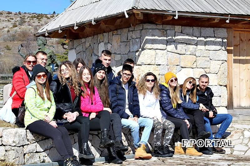Foto: Učenici KŠC "Petar Barbarić" iz Travnika u posjetu Rami